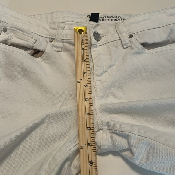 Gap White Boyfriend Fit Ripped Rolled Cuff Jeans Size 8/29 - Picture 4 of 13